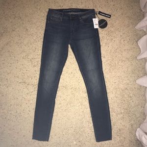 NWT Articles or Society Skinny Jeans